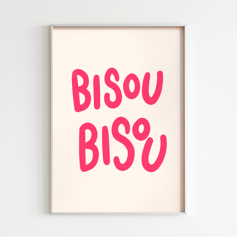 Bisou Bisou poster som typografiskt konstverk i rosa