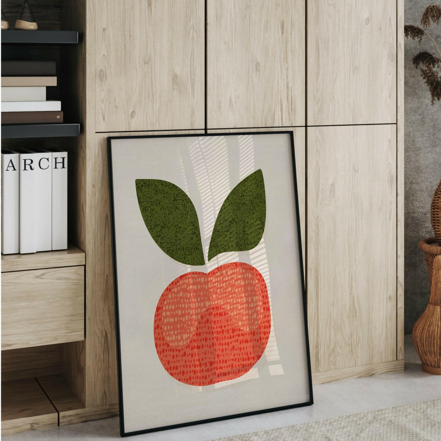 Barntavla till sovrum, röd äpple poster i skandinavisk design. Poster i ram lutande mot vägg