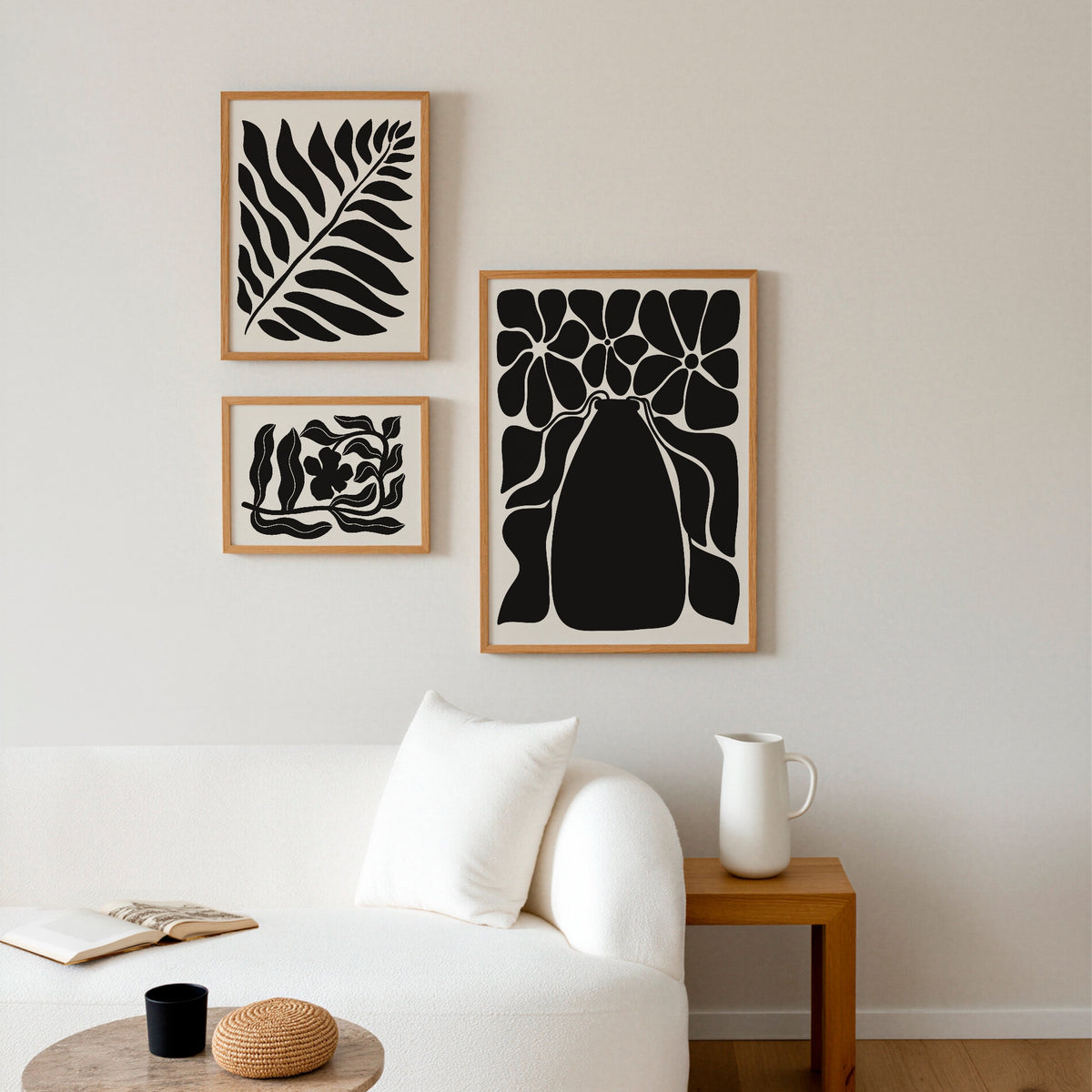 Blommande vas i svart, grafisk botanisk poster