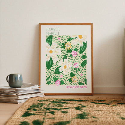 Flowermarket-poster Stockholm i vardagsrum med sisalmatta