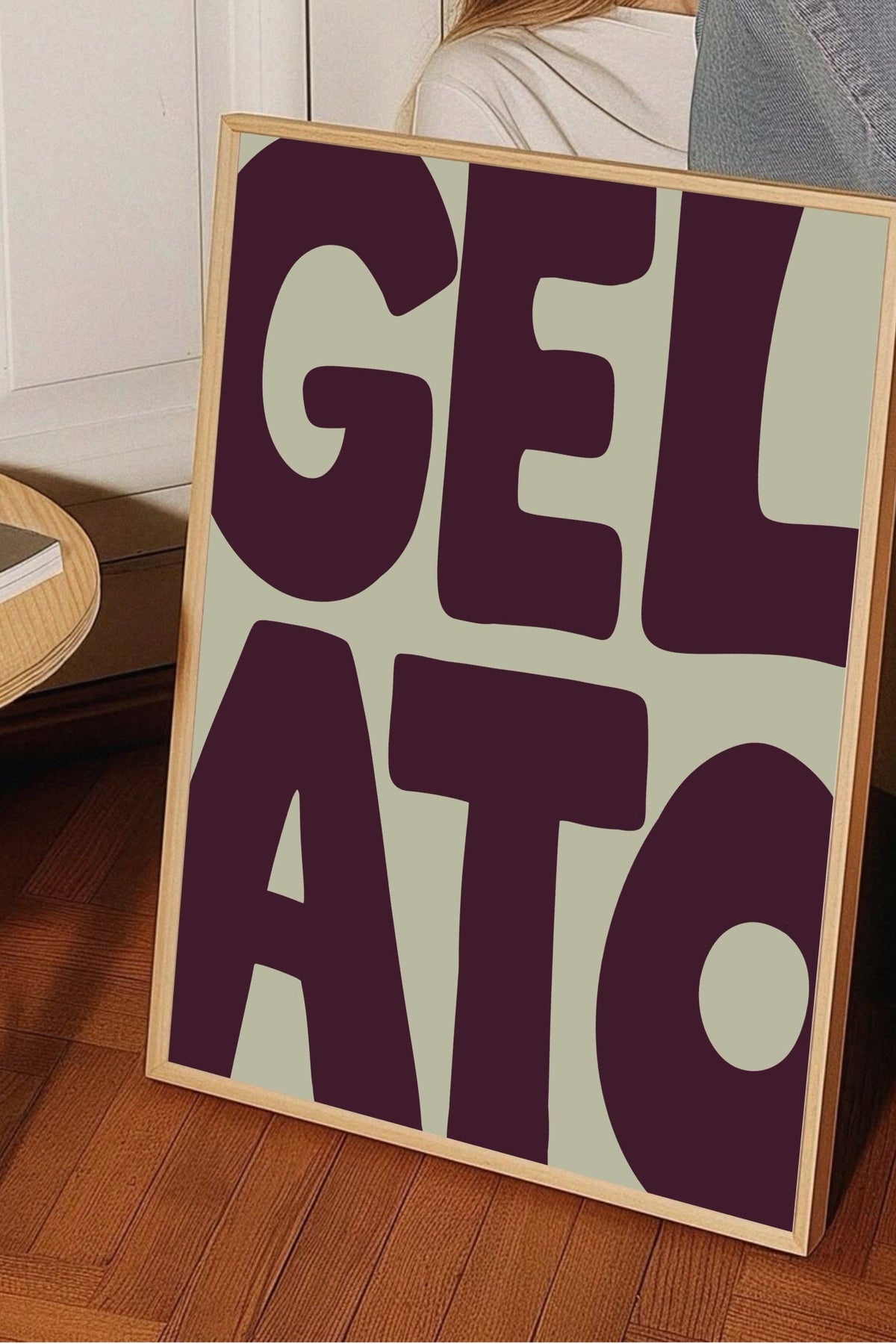 Texttavla i aubergine - Gelato med chunky font
