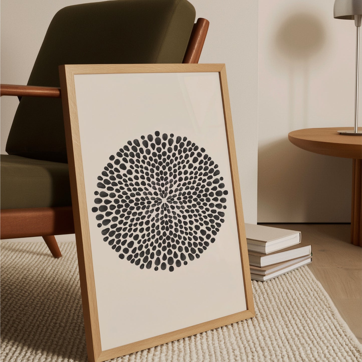 Mandala Dots-poster i vardagsrum vid fåtölj
