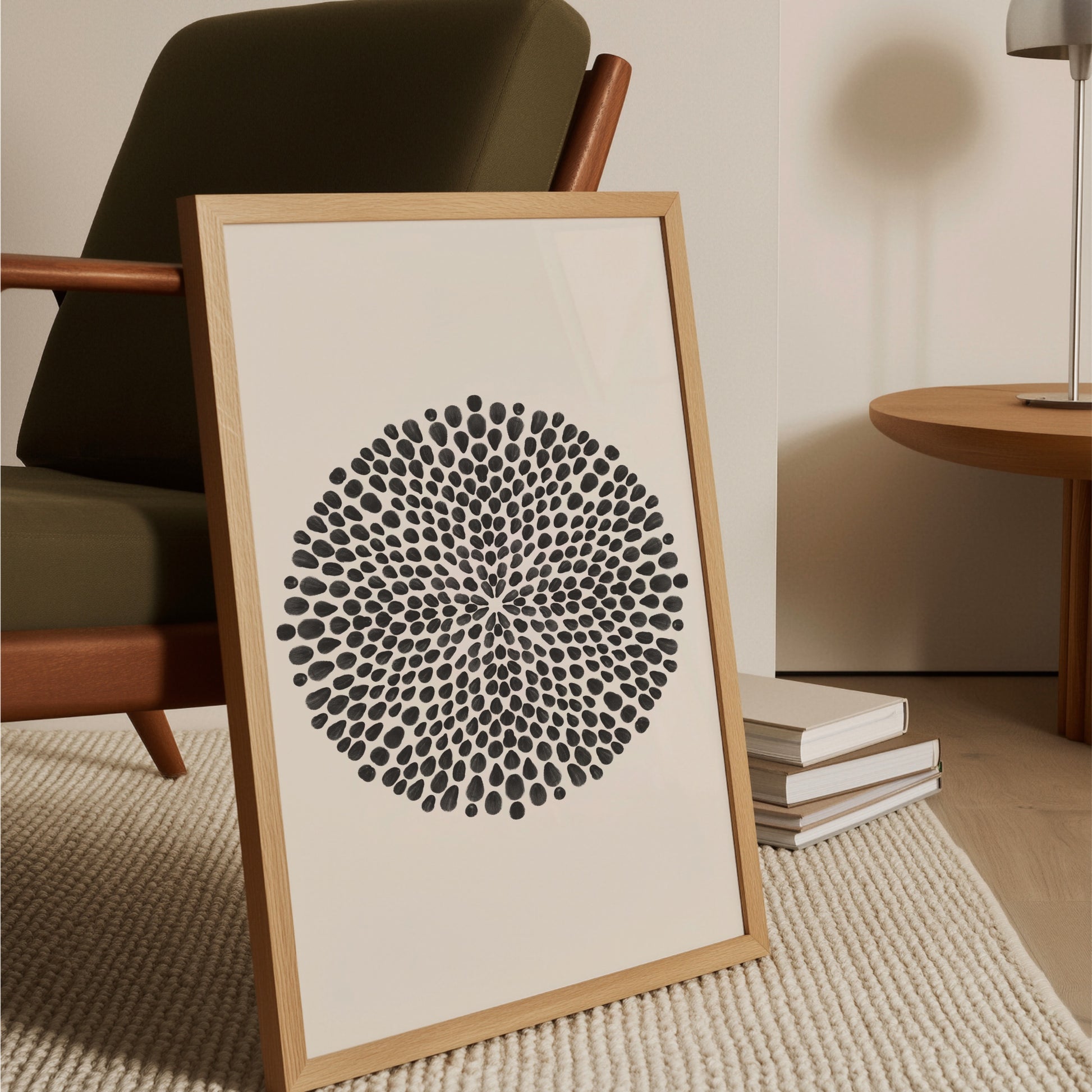 Mandala Dots-poster i vardagsrum vid fåtölj