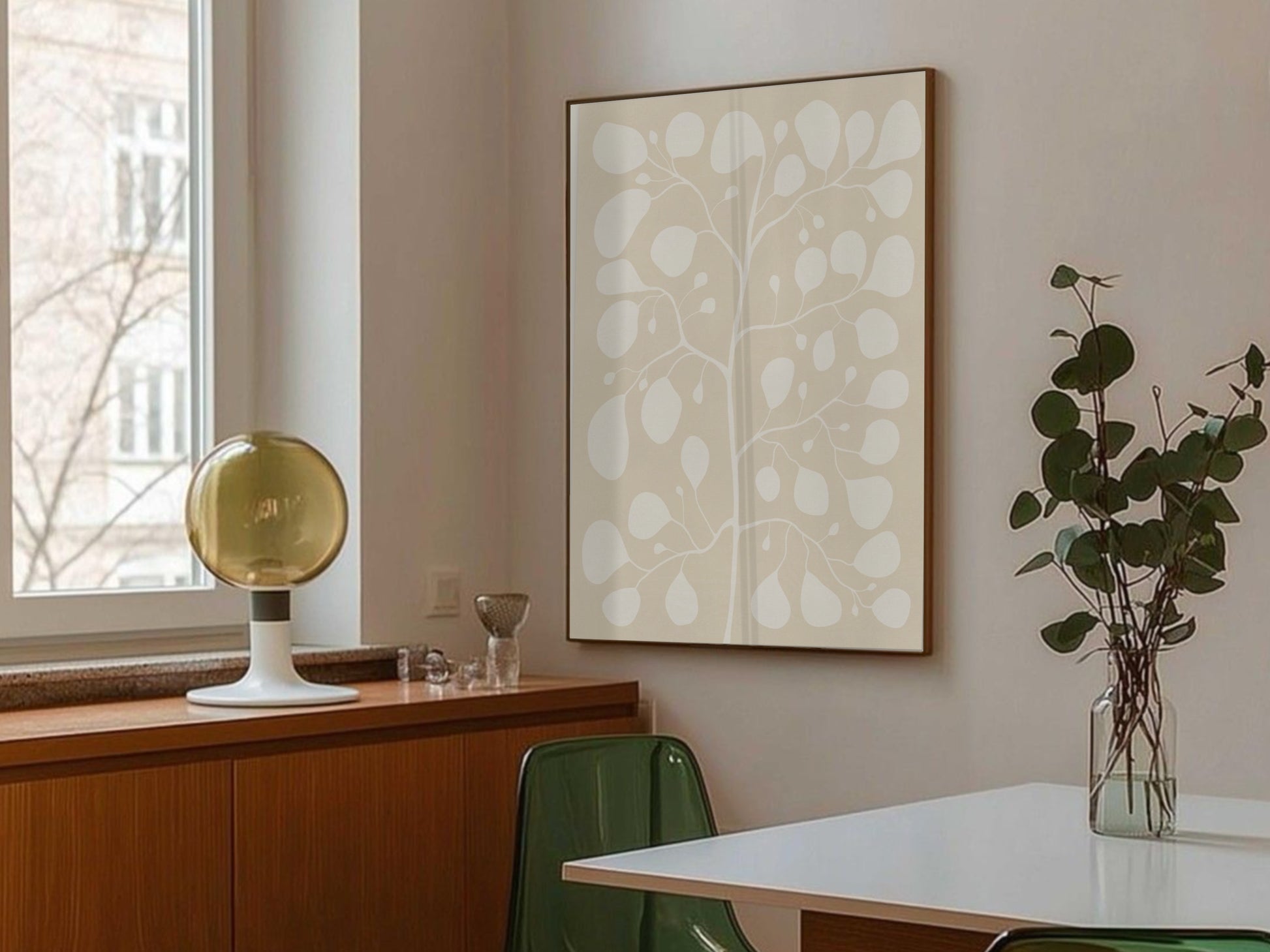 Matplats med väggkonst 