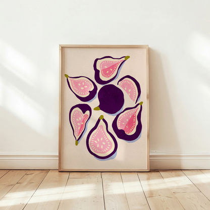 Fikon poster i träram lutad mot vägg på ljust parkettgolv, matinspirerad väggkonst i gouache