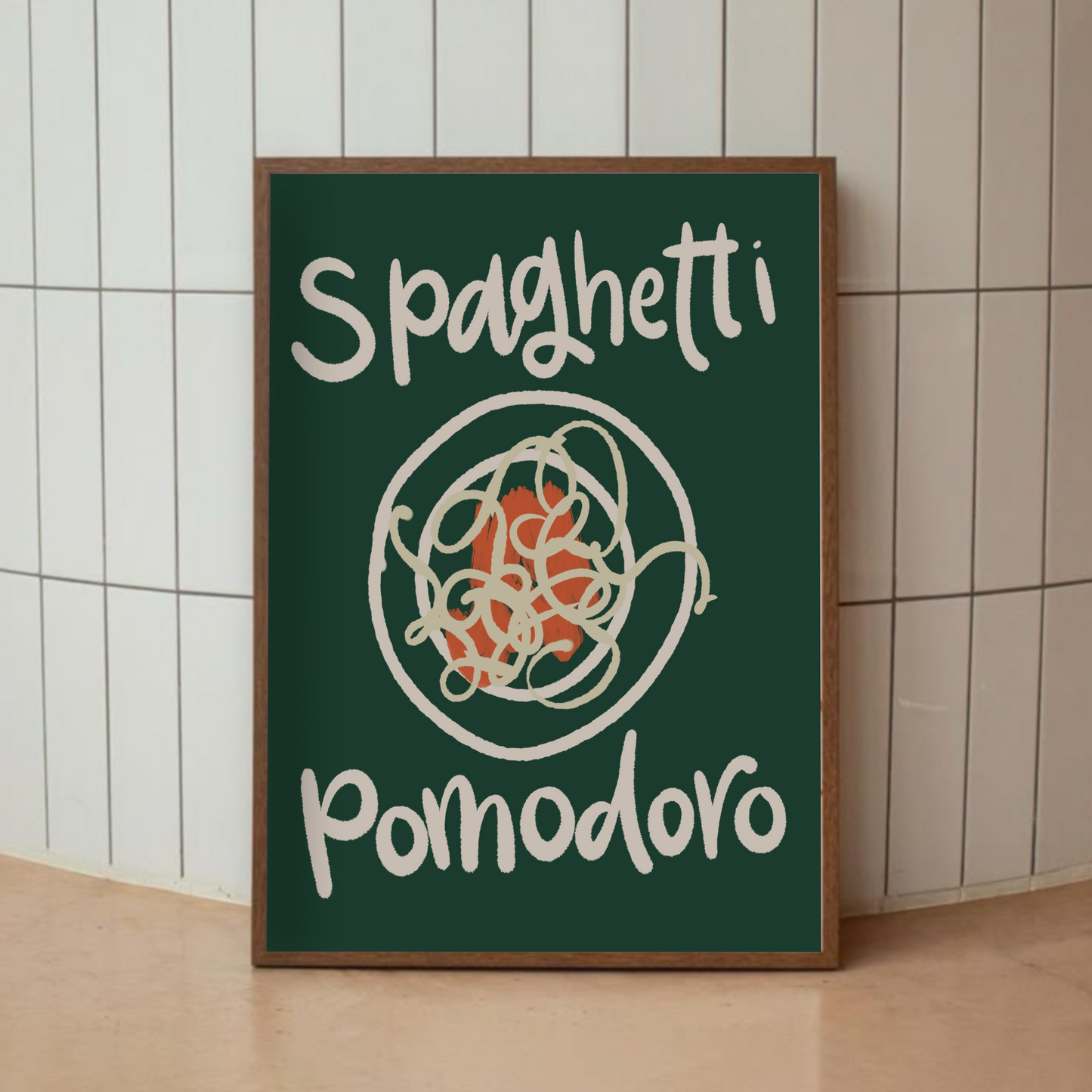 Pastaposter Spaghetti Pomodoro på vitkaklad vägg