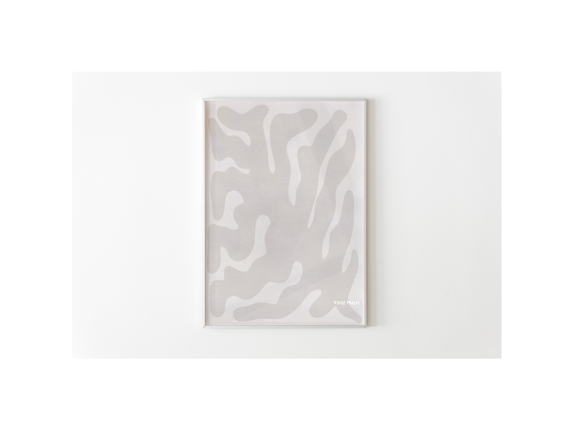 Låt dig inspireras av denna vackra abstrakta japandi-illustration. De mjuka, neutrala tonerna i vit, beige och ljust grå skapar en känsla av lugn och harmoni. De abstrakta formerna är både eleganta och unika.