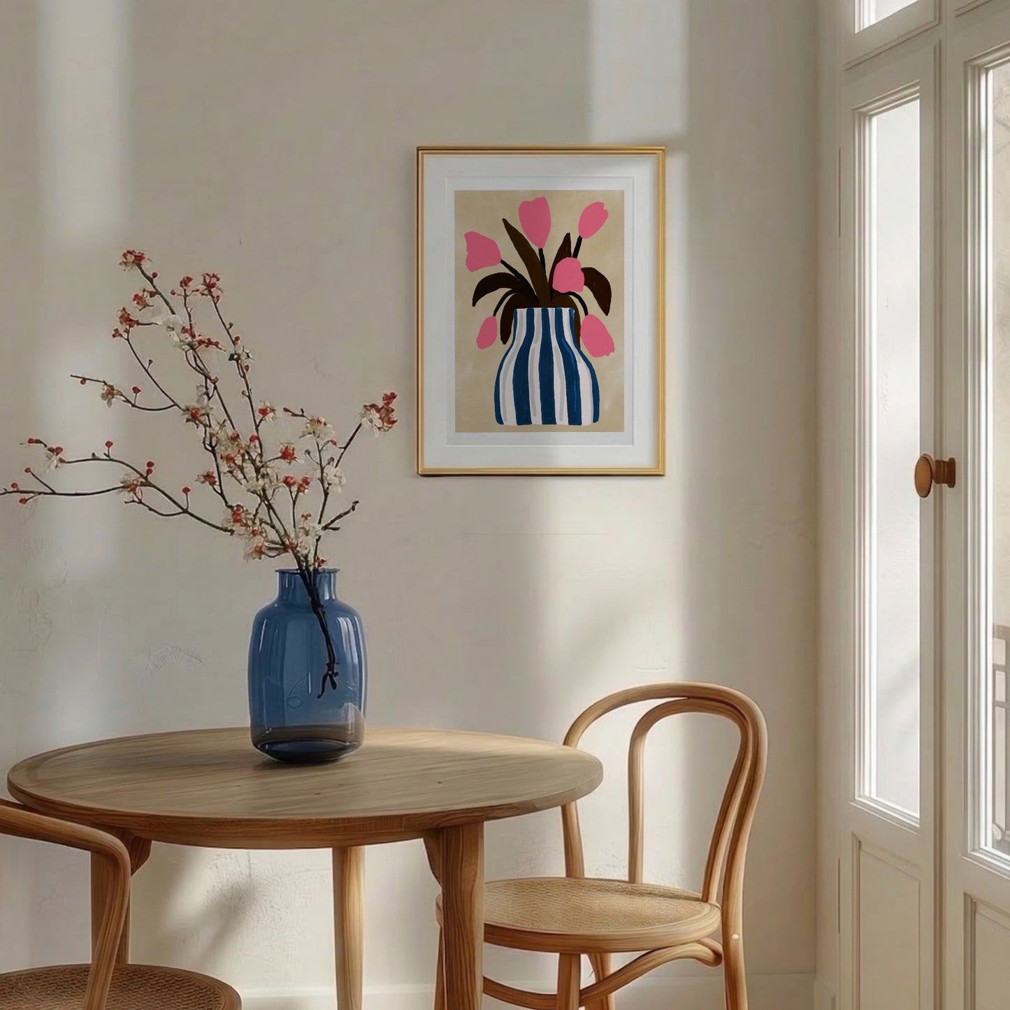 Poster Rosa Tulpaner i Blårandig Vas – Botanisk Väggkonst