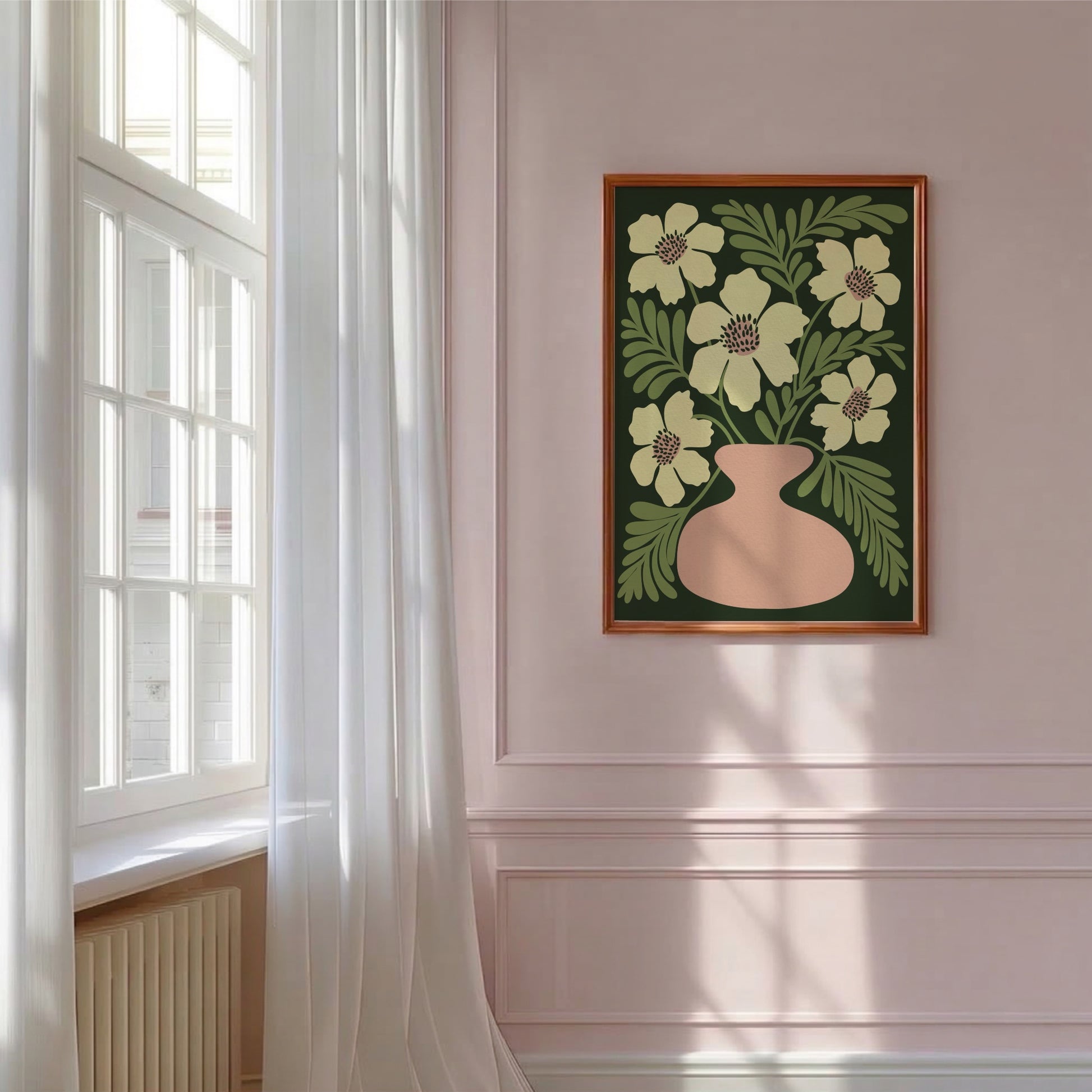 Poppy Green-poster i vardagsrum vid fåtölj