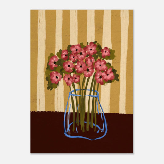 Handmålad poster Poppy Stripe med rosa vallmor i blå glasvas mot gulrandig bakgrund, digital oljetextur.