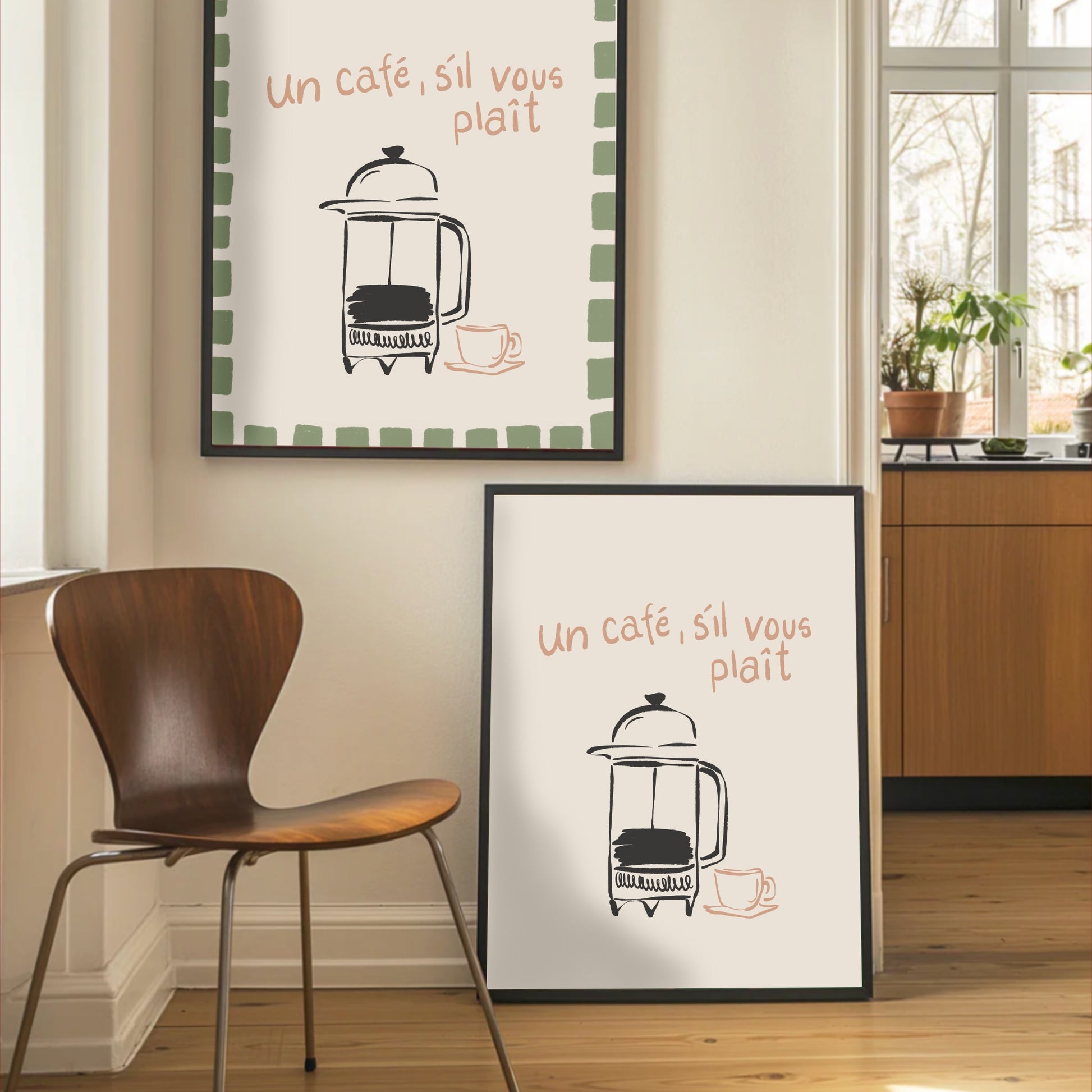Trendig kaffeposter i grönt och pastell lutad mot en vägg bredvid köksdetaljer. En unik typografisk poster som är ett perfekt presenttips vid inflyttning.