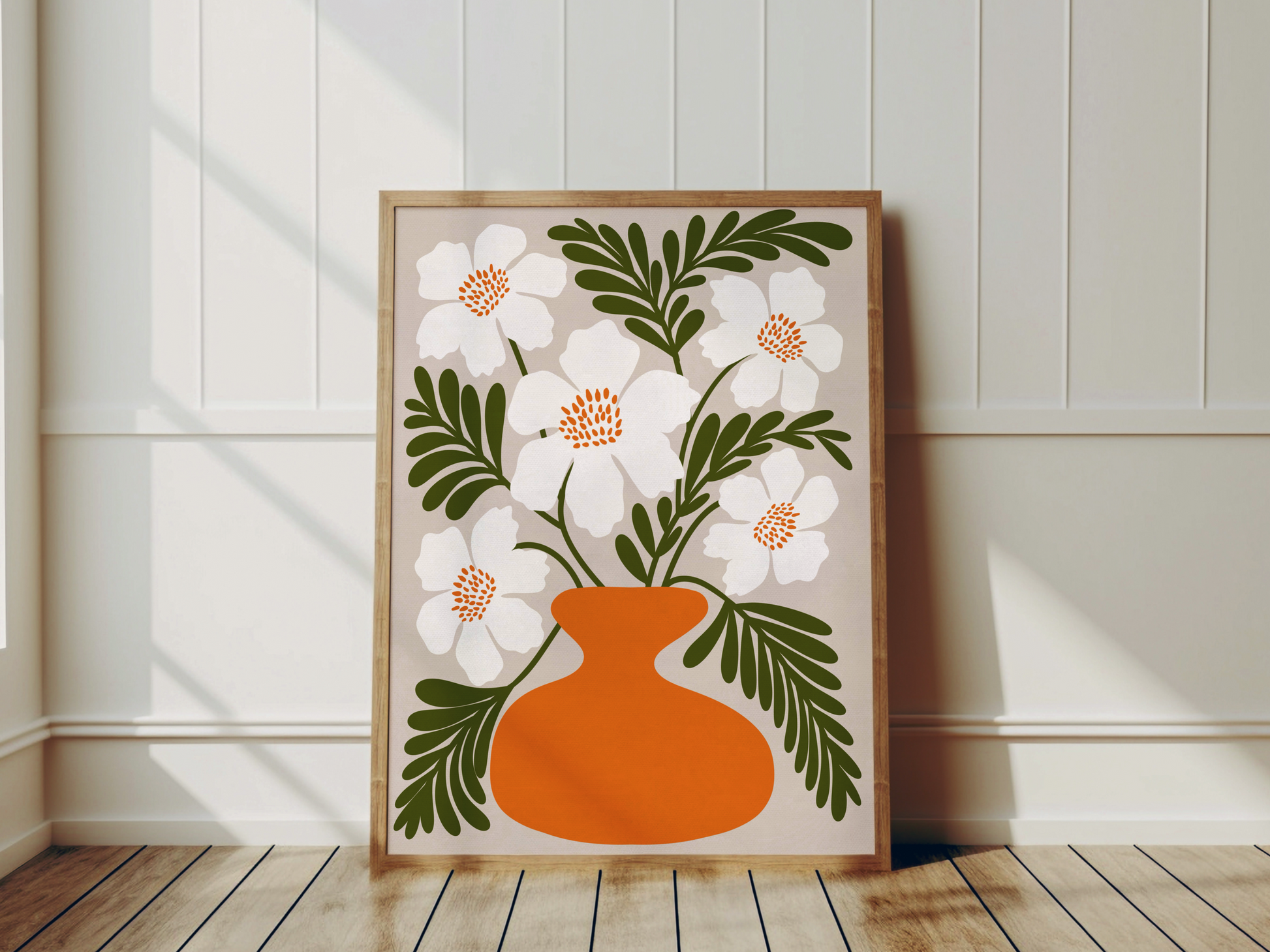 Vita blommor med gröna yviga blad, vas i knallig orange och matchande fröställning. Posters - inspiration