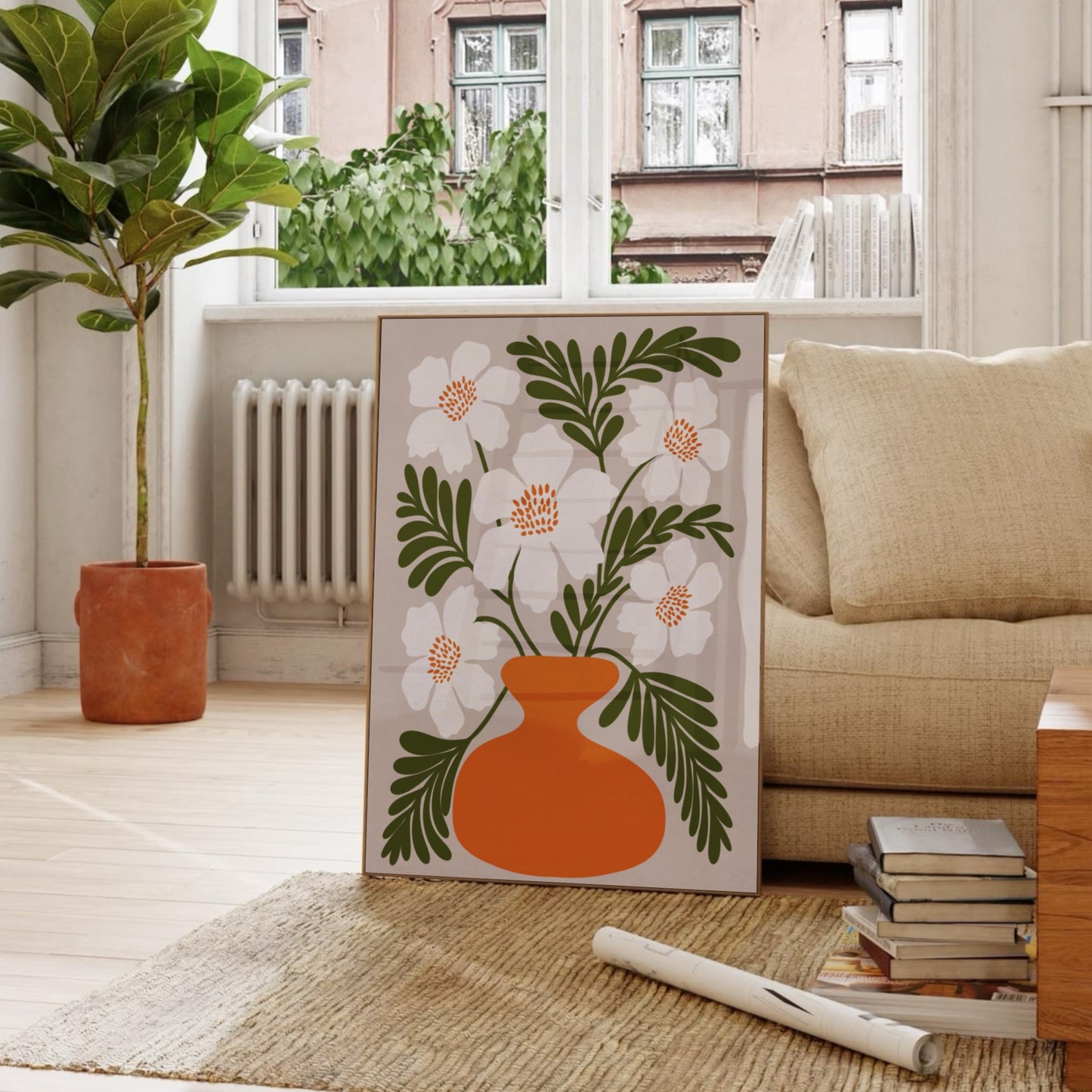 En närbild på vallmopostern placerad vid ett fönster med naturligt ljus. Framhäver den matta finishen och de varma färgtonerna i illustrationen.